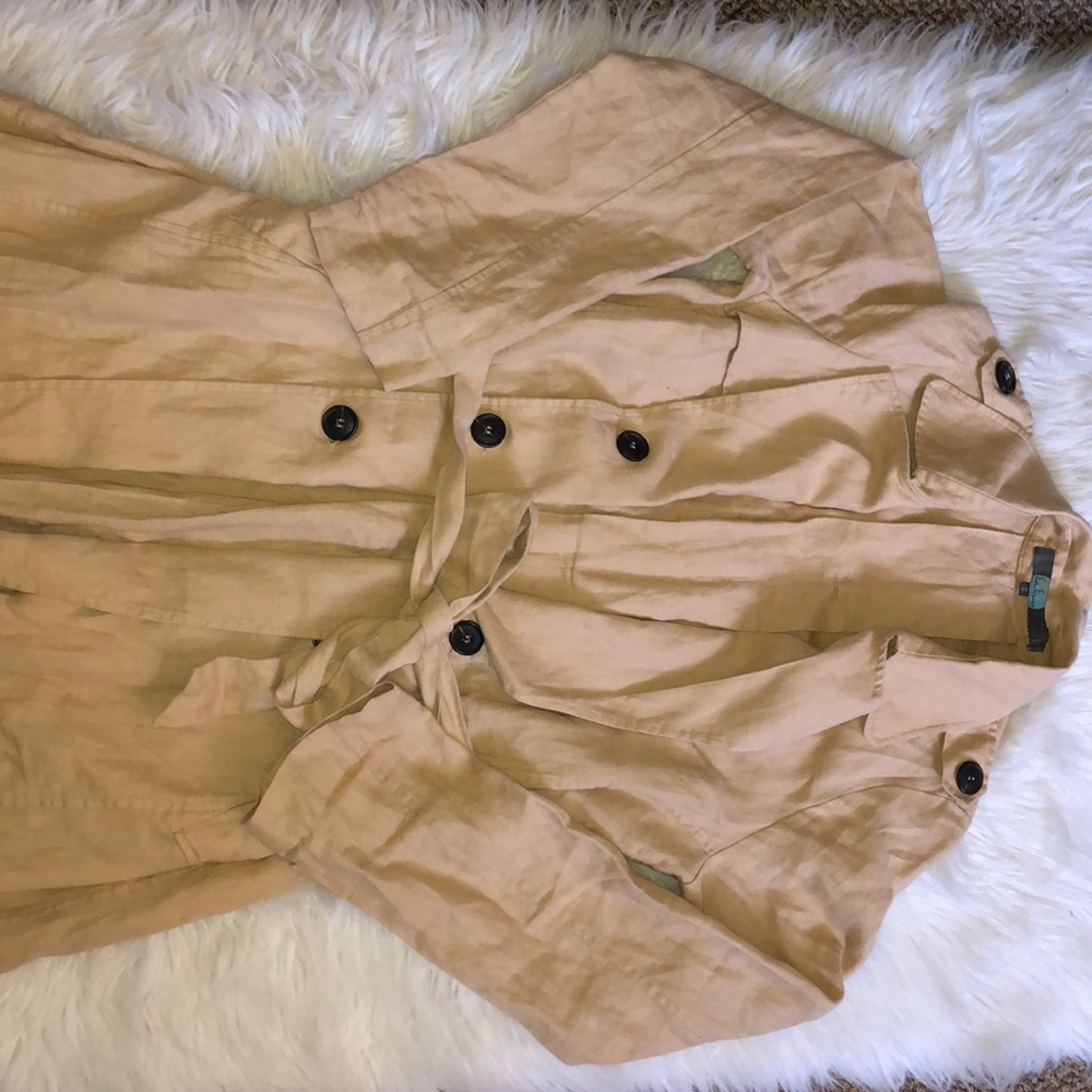 Light tench coat